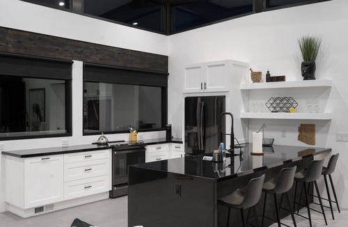 Leigh Estates House | RELAX in this STYLISH CASITA LOCATED IN THE HEART OF CAREFREE, ARIZONA
