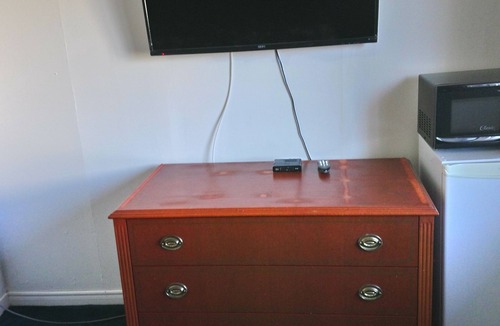 Clearview Township Hotel | Relax Inn Collingwood