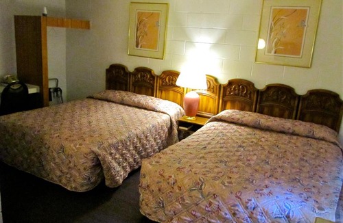 Cottage Grove Hotel | Relax Inn - Cottage Grove