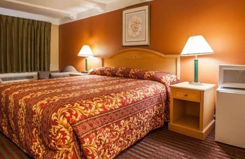 St. Charles Hotel | Relax Inn Saint Charles
