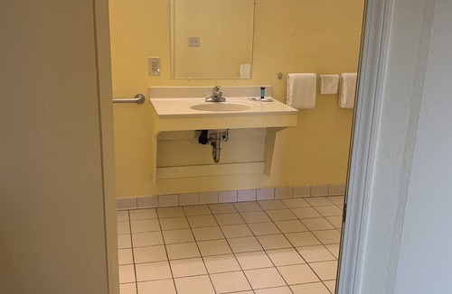 Dublin Hotel | Relax Inn & Suites