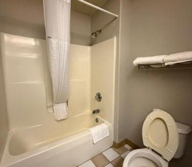 Kentland Hotel | Relax Inn & Suites