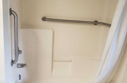 Claxton Hotel | Relax Inn