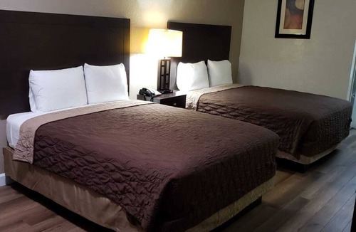 Claxton Hotel | Relax Inn