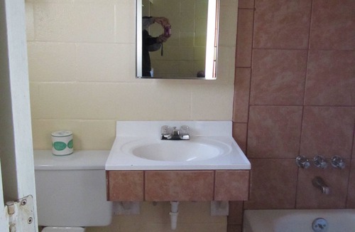 Cottage Grove Hotel | Relax Inn