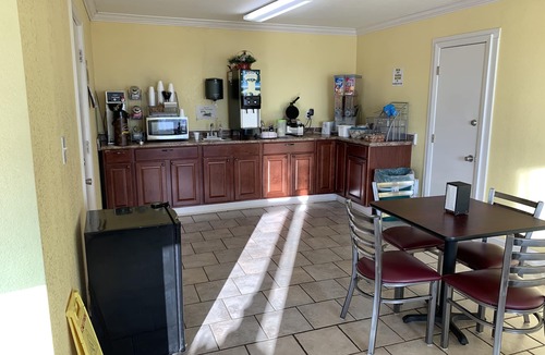 Shell Lake Hotel | Relax Inn