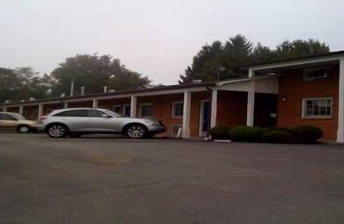 Lewisburg Hotel | Relax Inn