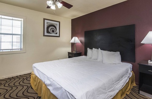 Manor Hotel | Relax Inn