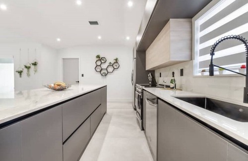 Richmond West House | Relax Miami Scape/Pool/Mini Golf & Wine Welcome