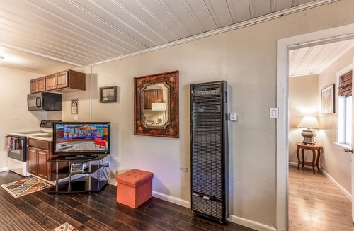 Ruidoso Apartment | RELAX Mid-town On River! AMAZING loc - Opt HOT TUB
