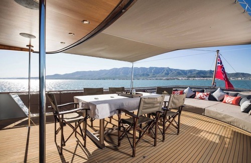 Sant Carles de la Rapita Boat Rental | Relax on a stunning classic motor yacht in a soothing waterfront setting