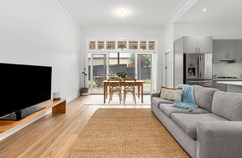 East Geelong House | Relax On Orchard