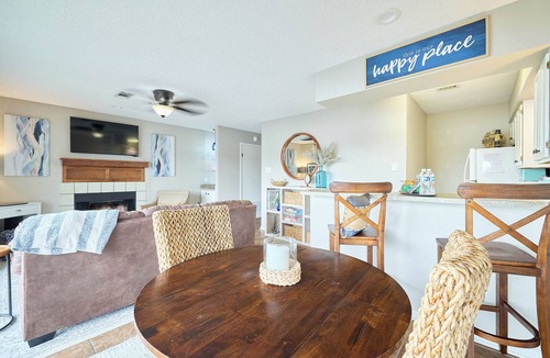 Hot Springs Condo | Relax on private balcony with a stunning view of Lake Hamilton.