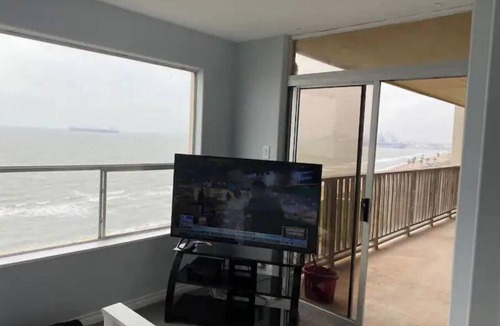 North Beach Condo | Relax on the bay Permit #2022-221502
