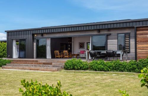 Martinborough House | Relax on the Deck