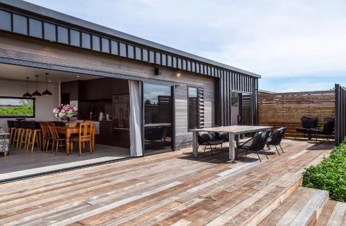 Martinborough House | Relax on the Deck