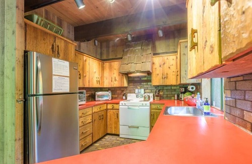 Zigzag House | Relax on the Zig Zag River!