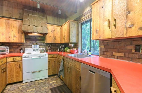 Zigzag House | Relax on the Zig Zag River!