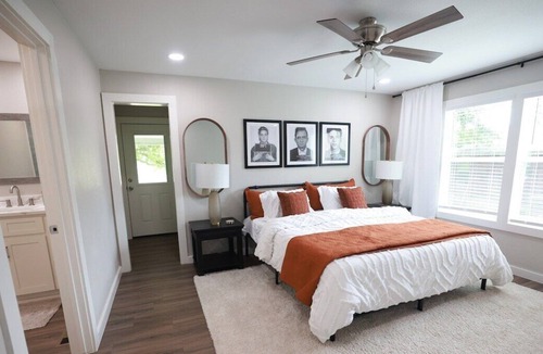 Carolyn Estates House | Relax on Waterfront of Cedar Creek Lake Sleeps 12