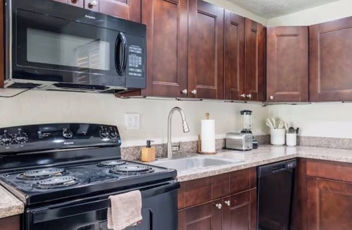 Fort Lauderdale House | Relax & Play: 3BR Retreat Near Beach + Game Room