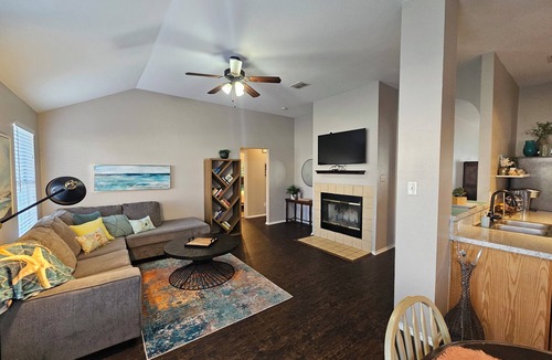Dallas House | Relax & Play Dallas Home Sleeps 10 Near Parks & Attractions