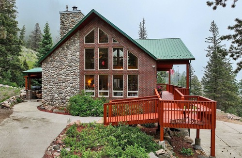 Custer County Ski Chalet | Relax, recharge and rejuvenate at Star Wrangler!