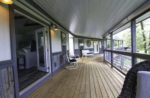 Paige Cabin | Relax, Recharge in Tranquil Country Setting