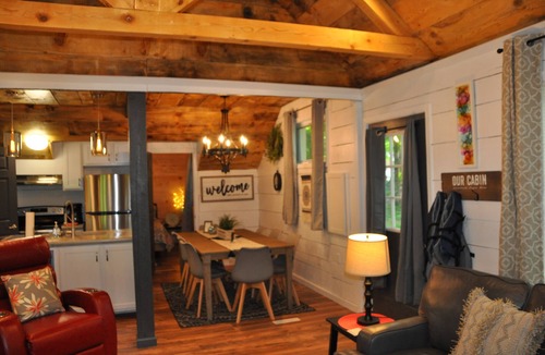 Altmar Cabin | Relax Refresh & Reconnect Lakefront on Autumn Lake, 3min to Salmon River