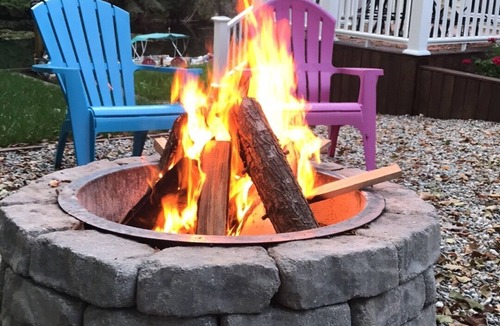 Leicester Cottage | “Relax, Refresh, Unwind “ small quiet camp on Fern Lake
