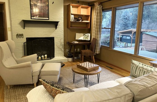 Oatfield Apartment | Relax Renew Urban Farm Setting