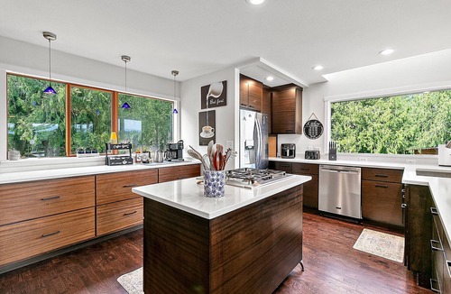 Auburn House | Relax & Renew Your Soul with Epic Rainier Views