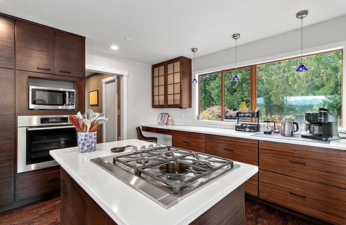Auburn House | Relax & Renew Your Soul with Epic Rainier Views