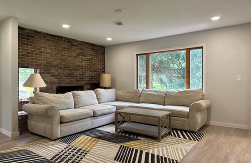 Janesville House | Relax Riverside - Renovated3BR/2BA Home - 15 Acres