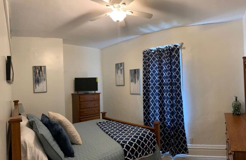 Russell House | Relax @ Rivertime w/a River & Bridge view + HotTub
