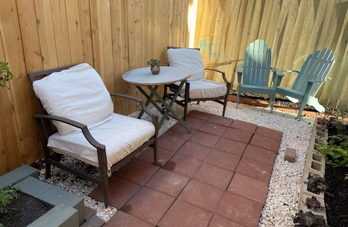 Dimond Apartment | Relax Stay! Studio Private yard & Great Location!