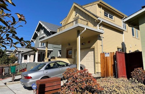 Dimond Apartment | Relax Stay! Studio Private yard & Great Location!