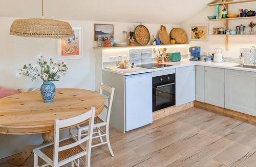 Eaton Mascott Cottage | Relax, switch off, and reconnect in this inviting Shropshire studio.