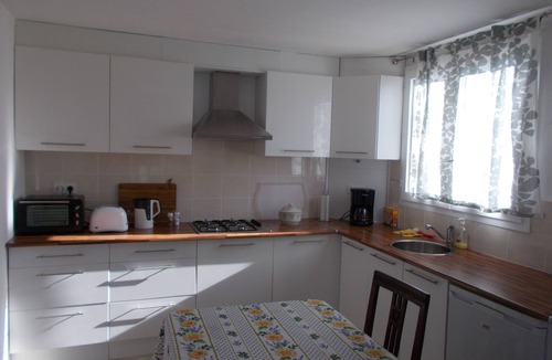 Sainte-Fereole House | Relax under the walnut tree,