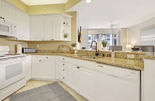 Vanderbilt Beach Condo | RELAX, UNWIND, AND ENJOY.