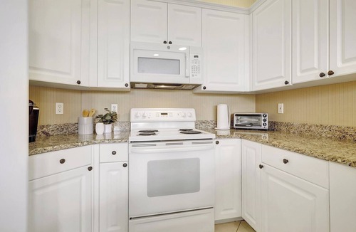 Vanderbilt Beach Condo | RELAX, UNWIND, AND ENJOY.
