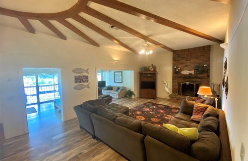 Kingsland House | Relax & Unwind at our Quiet Water front LBJ Llano River home - Dog Friendly!
