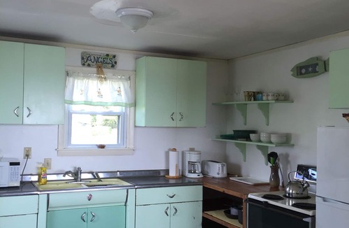 Little Compton Cottage | Relax Watching Sunrises Over South Shore Beach in LC!