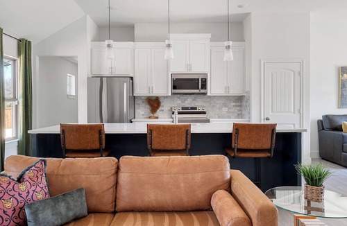 Oak Cliff House | Relax, Work, Play! Charming 3-bedroom house in amazing Dallas with Game Room