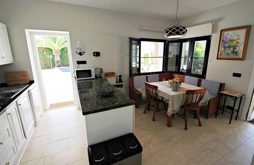 San Jaime Villa | Relaxa - modern Villa with pri. pool & sea views in Benissa