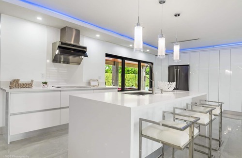 Palmetto Estates House | Relaxation and Fun in Miami /Heated Pool