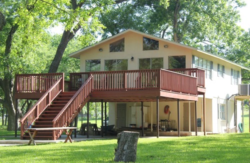 Gruene House | Relaxation at its best! Guadalupe River frontage ~ Above the Rapids @ Gruene