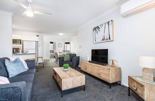 Biggera Waters Apartment | Relaxation Awaits at Biggera Waters