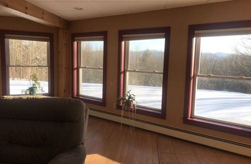 Lowell Apartment | Relaxation in the mountains. Hike, Ski & explore around Jay Peak