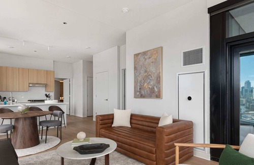 River North Apartment | Relaxation Lovers, Best Peaceful Retreat | TheFir
