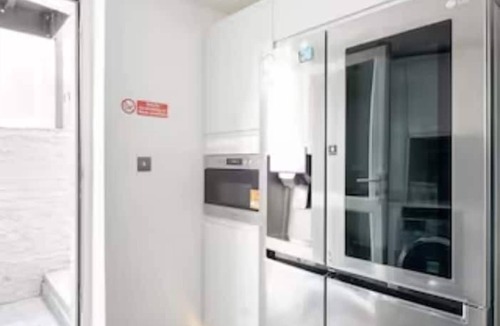 Uxbridge South House | Relaxation Oasis: Hot Tub Haven!